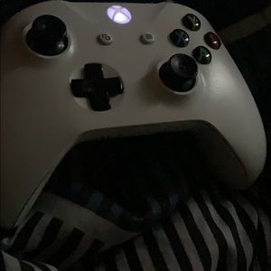 XBOX ONE CONTROLLER